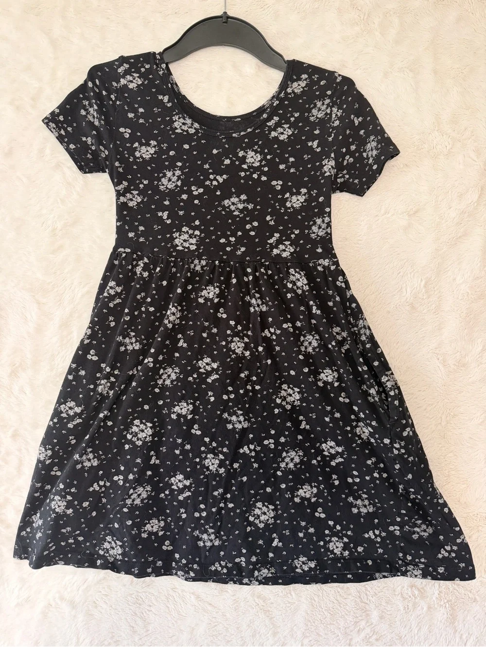 Old Navy Girls L 10-12 Black Floral Short Sleeve Fit & Flare Jersey Dress Pocket